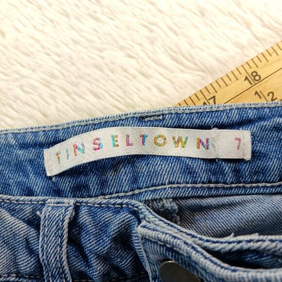Tinseltown 7 Distressed Skinny Leg 5 Pocket Lightwash Stretch Denim Jeans 28W.. - Picture 4 of 10